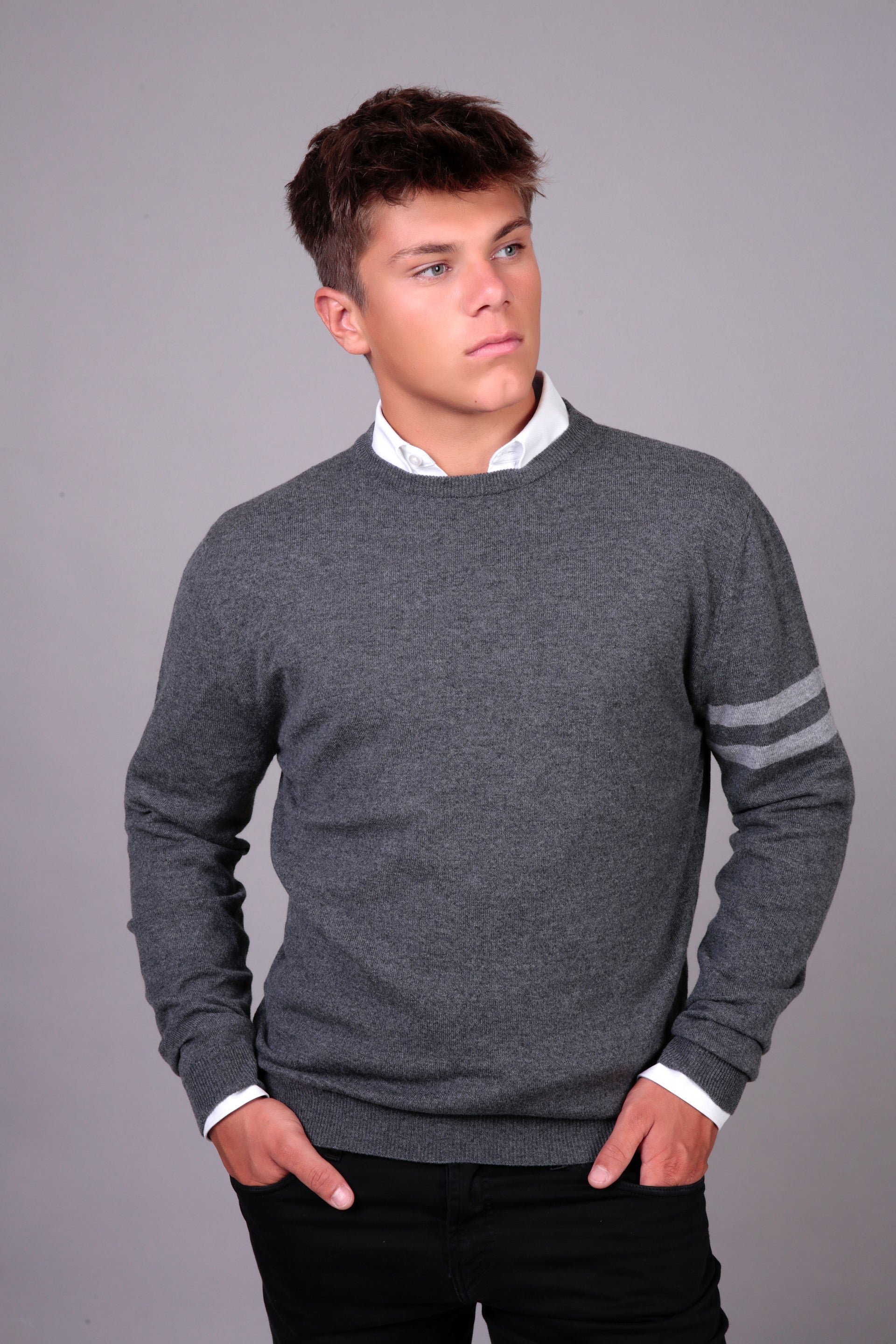 Mens merino & cashmere crew jumper in graphite grey